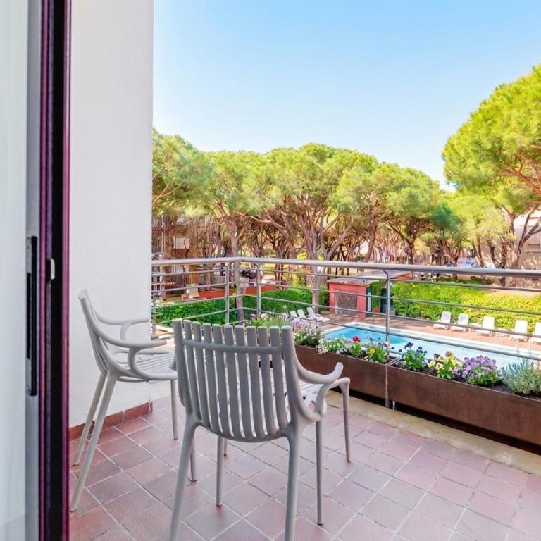 NM Suites by Escampa Hotels - Suite Junior con vistas a la piscina - 3