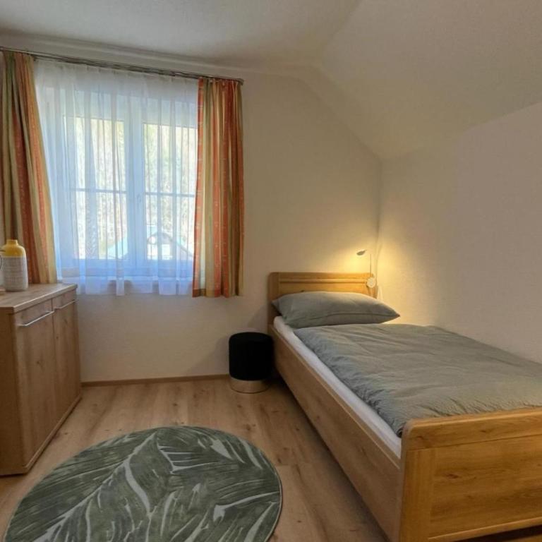 Ferienhaus Valentina - Three-Bedroom Vacation Home - 2