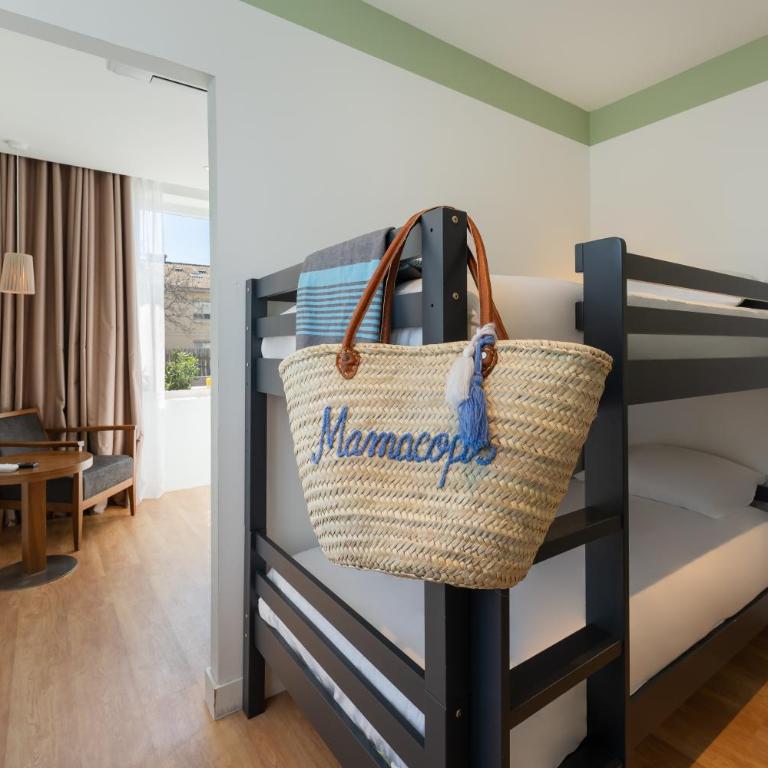 Hôtel du Midi Plage - Chambre Familiale avec Terrasse - 4