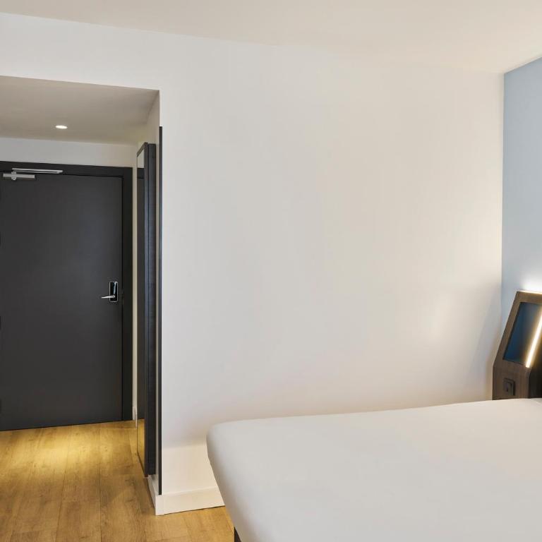 Four Points Flex by Sheraton Madrid Atocha - Standard Zimmer mit Queensize-Bett, Terrasse und Stadtblick - 10