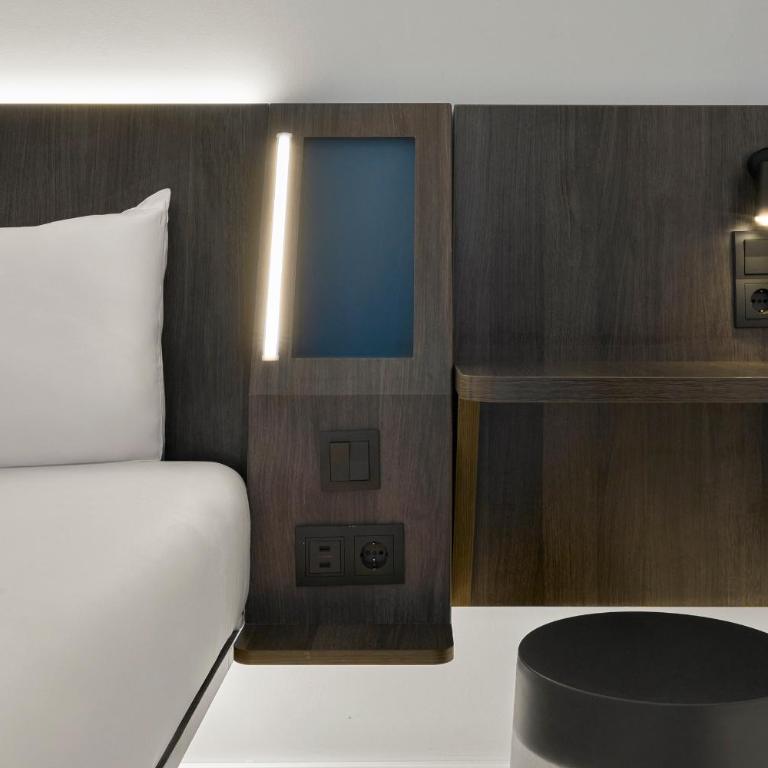 Four Points Flex by Sheraton Madrid Atocha - Standard Zimmer mit Queensize-Bett, Terrasse und Stadtblick - 11