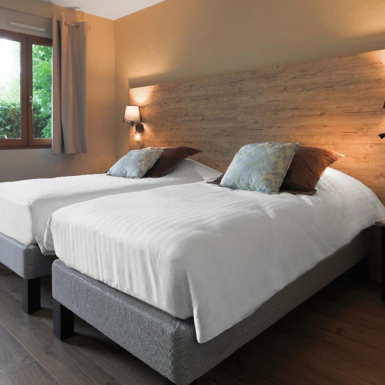 Hôtel Le Mas del Pechs - Chambres avec terrasse - Chambre, côté jardin, terrasse, vue sur piscine - 12
