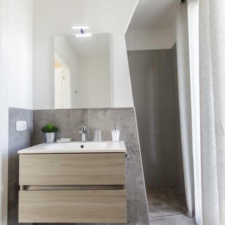 Mincio Relais Rooms & Pool - Camera Matrimoniale con Balcone - 4