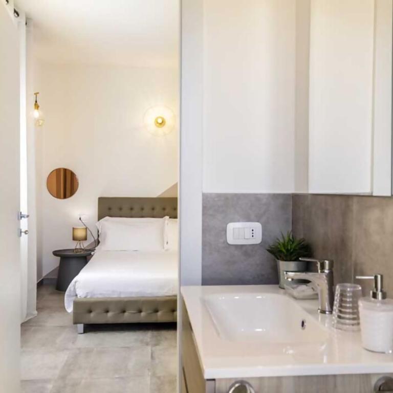 Mincio Relais Rooms & Pool - Camera Matrimoniale con Balcone - 5