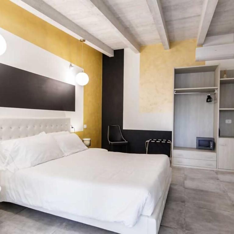 Mincio Relais Rooms & Pool - Camera Matrimoniale con Patio - 1