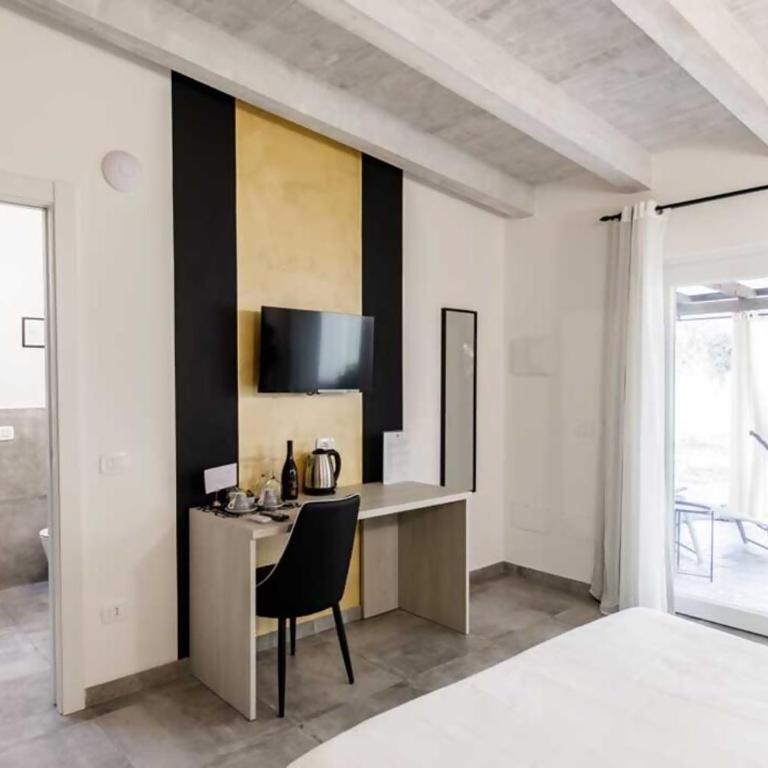 Mincio Relais Rooms & Pool - Camera Matrimoniale con Patio - 3