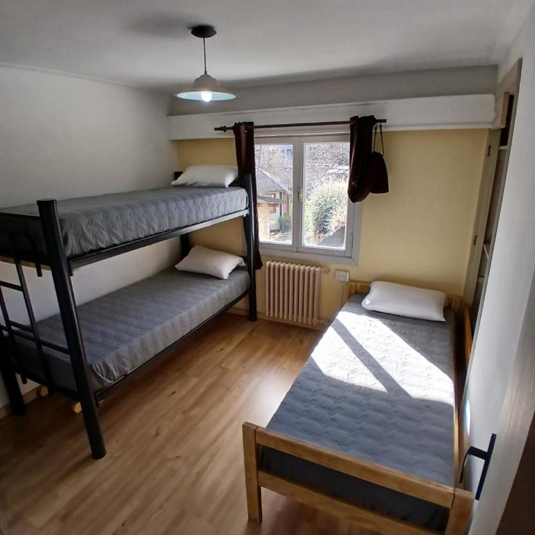Casa central hostel - Economy Triple Room with Shared Bathroom - 1