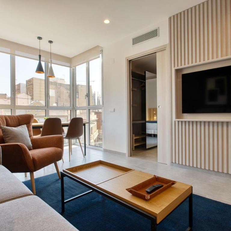Calm Apartments - Two-Bedroom Deluxe Apartment - 3