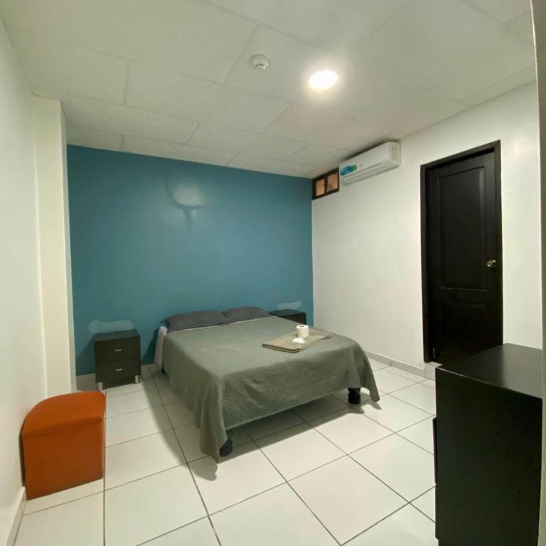 Hotel Confort - Deluxe Room - 8
