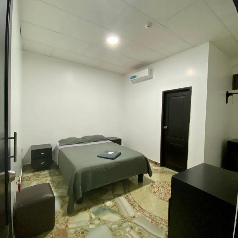 Hotel Confort - Deluxe Room - 9