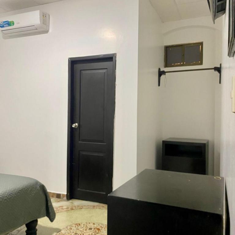 Hotel Confort - Deluxe Room - 11