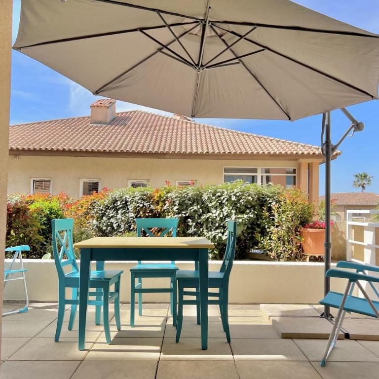 Joli studio avec terrasse situé à Port Fréjus - Studio - 2