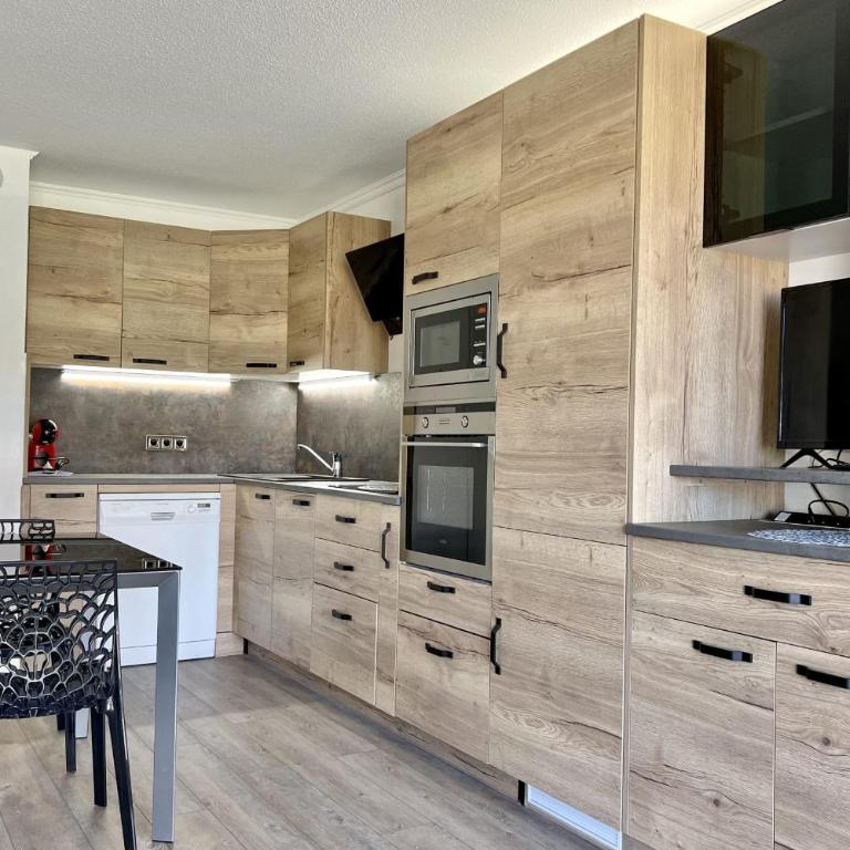 Joli studio avec terrasse situé à Port Fréjus - Studio - 5