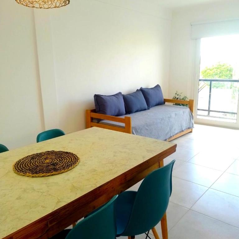 Sierras de Tandil Departamentos - Apartamento con balcón y garaje - 10