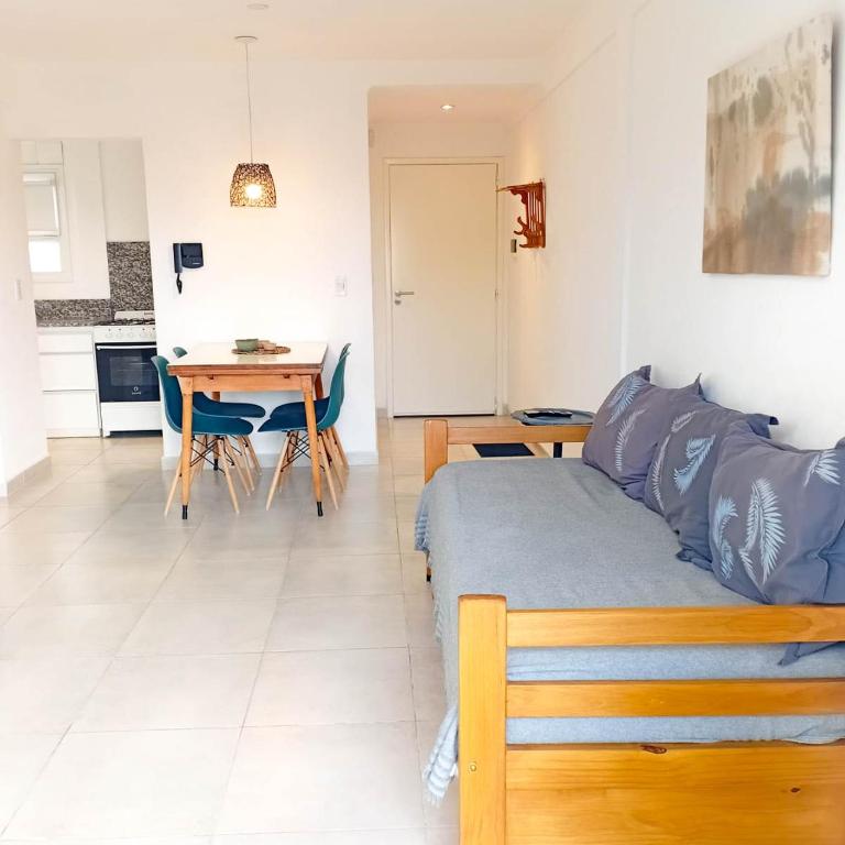 Sierras de Tandil Departamentos - Apartamento con balcón y garaje - 8