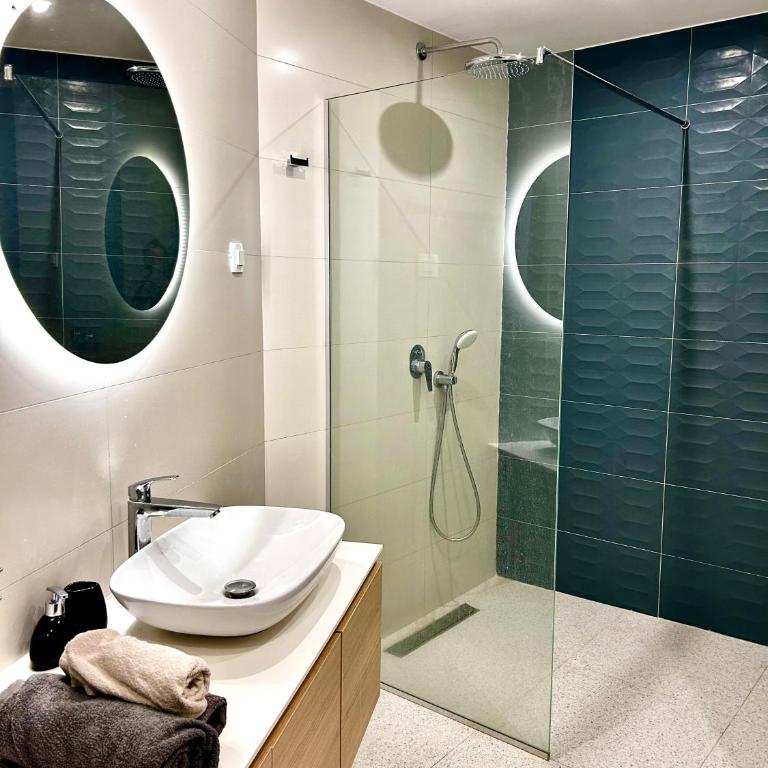 Calm Sea View 1 - One-Bedroom Apartment - 18