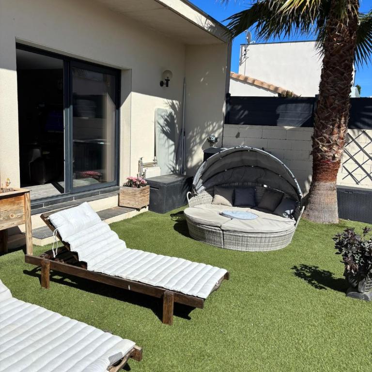 Villa avec trois chambres, piscine et parking - Three-Bedroom Villa - 2