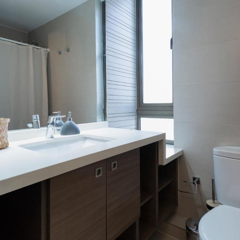 Departamento en Las Condes Premium Parque Arauco con Aire Acondicionado - Two-Bedroom Apartment - 24