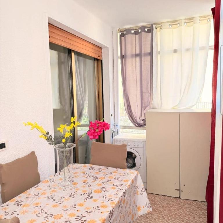 Sanremo Hub - Appartamento con 2 Camere da Letto - 17