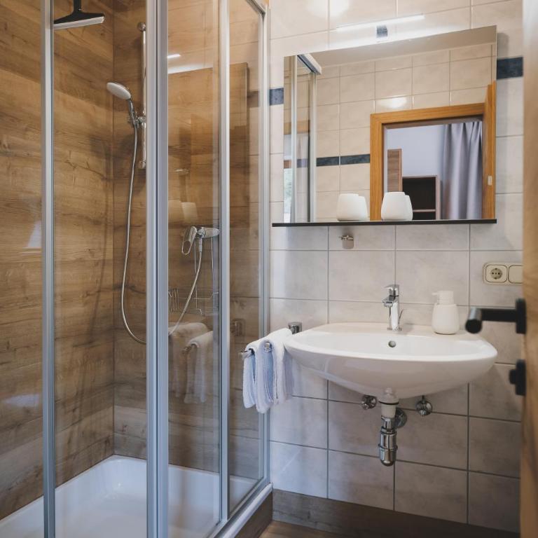 Apartpension Oberhauser - Apartment mit 3 Schlafzimmern und Balkon - 9