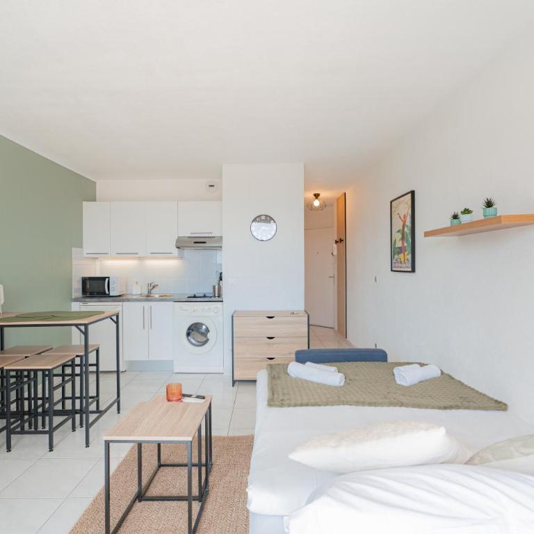 Cosy Studio climatisé vue mer - Apartment with Sea View - 11