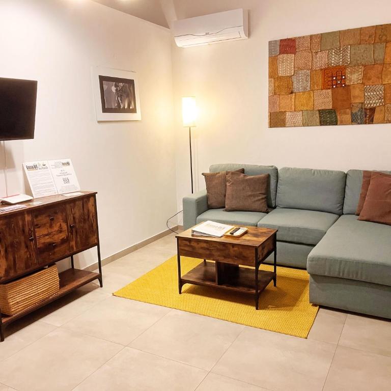 Basso 61 Urban Oasis with Private Mini Pool & Courtyard - Families & Groups - Appartamento - Piano Terra - 4