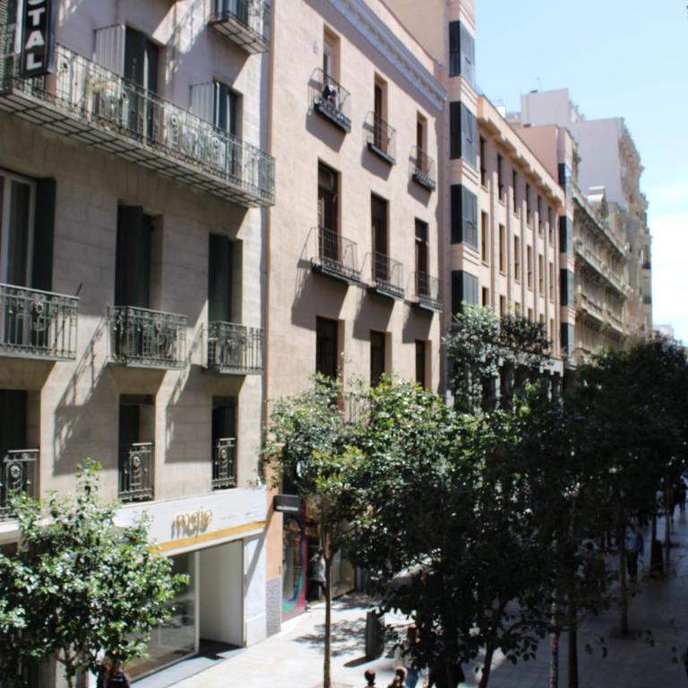 Newly Established Room in Gran Vía, Heart of Madrid - Apartamento de 1 dormitorio - 18