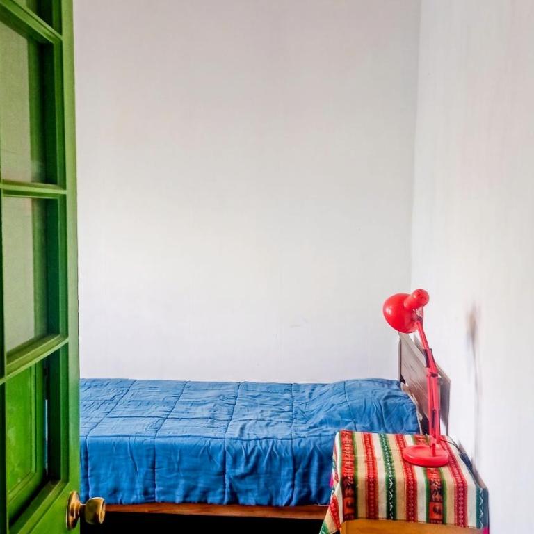 Tranquilidad en Barrio Histórico MattaSur, excelente conectividad - Double or Twin Room with Shared Bathroom - 1