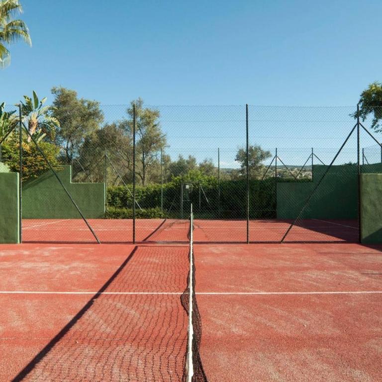 Superb Family Friendly Apt Short Walk to Beach - Apartamento de 2 dormitorios con vistas a la piscina - 37