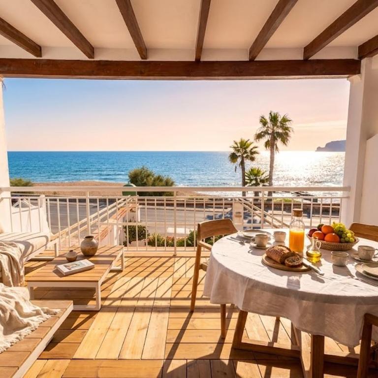 Frontline Sea View Apartment in MORAIRA with Terrace - 21 Steps to Beach - Apartment - 1