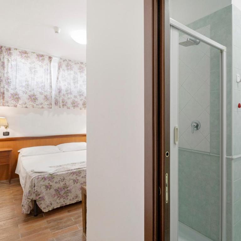 Bed and Breakfast H Pompeii Ruiins - Camera Queen Standard - 5