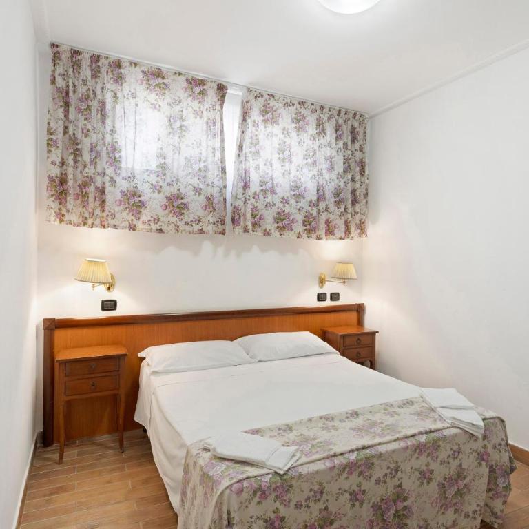 Bed and Breakfast H Pompeii Ruiins - Camera Queen Standard - 1