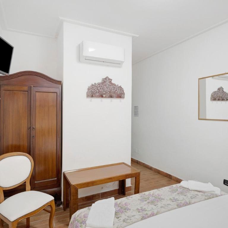 Bed and Breakfast H Pompeii Ruiins - Camera Queen Standard - 4
