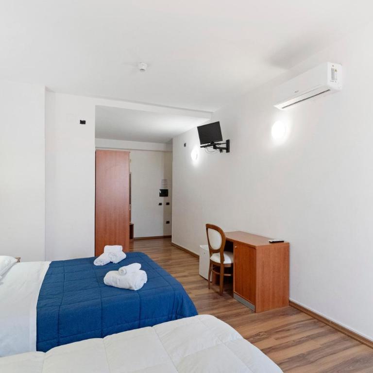 Bed and Breakfast H Pompeii Ruiins - Camera Queen Standard - 5