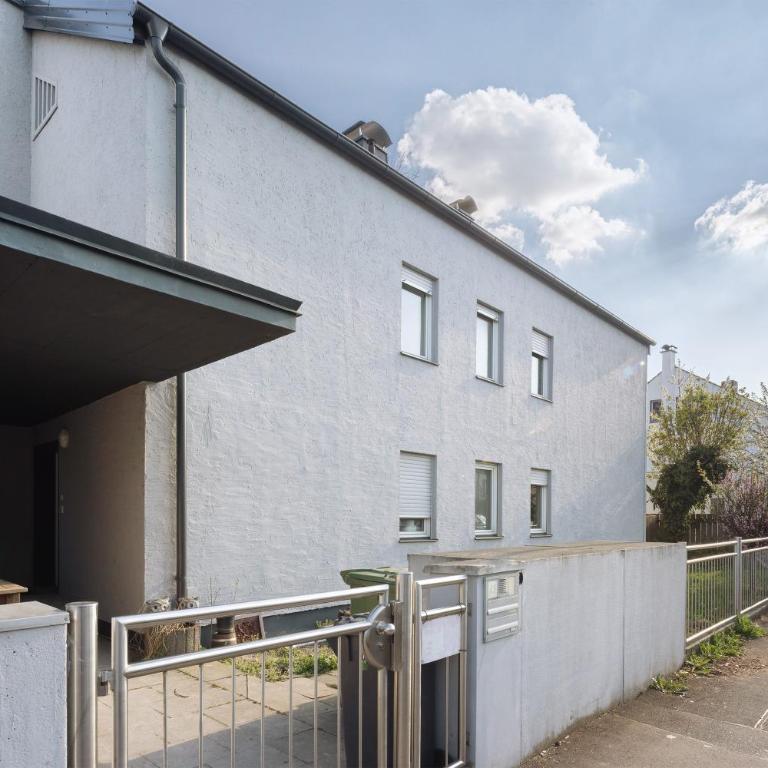 Chill in Soldnerstraße - Premium Apartment mit 3 Schlafzimmern und Balkon - 41
