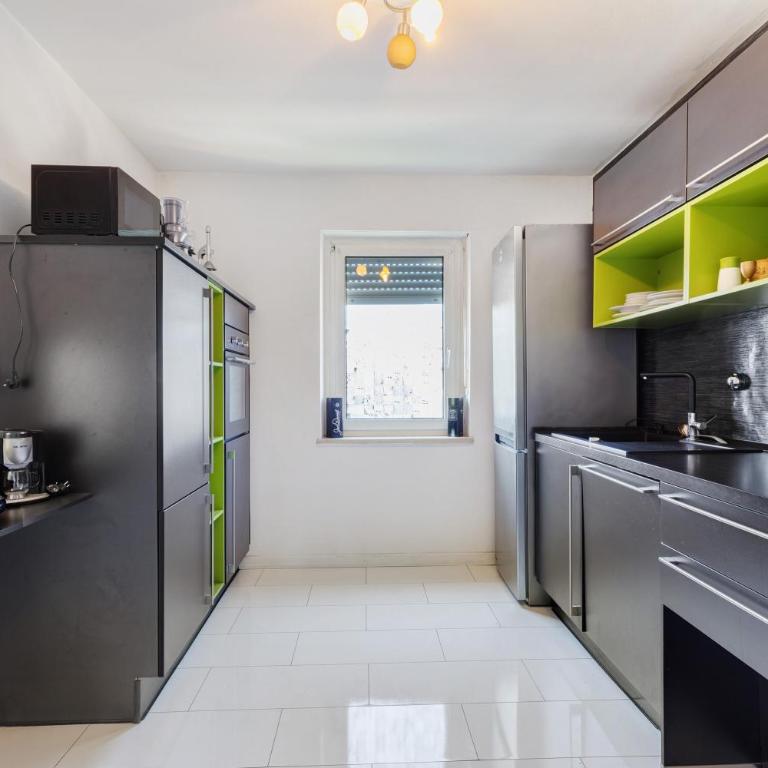 Chill in Soldnerstraße - Premium Apartment mit 3 Schlafzimmern und Balkon - 17