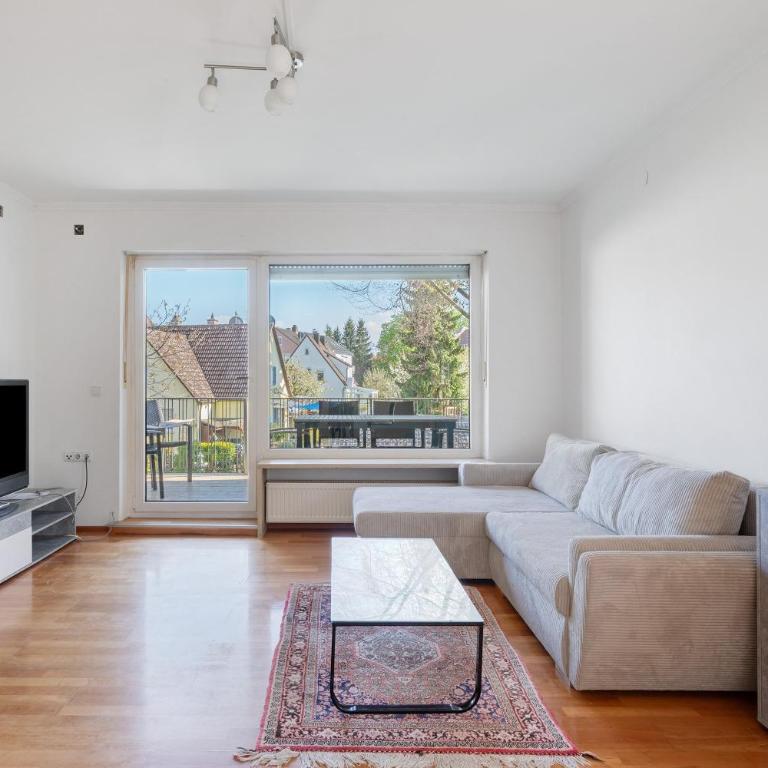 Chill in Soldnerstraße - Premium Apartment mit 3 Schlafzimmern und Balkon - 1