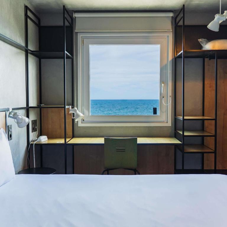 Ibis Hotel Alicante - Superior Double Room with Sea View - 6