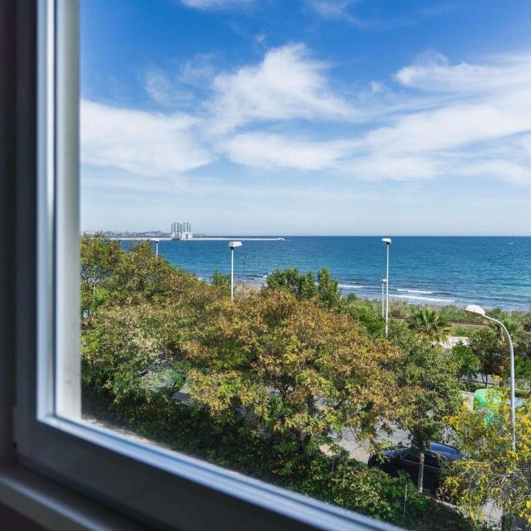 Ibis Hotel Alicante - Superior Double Room with Sea View - 7