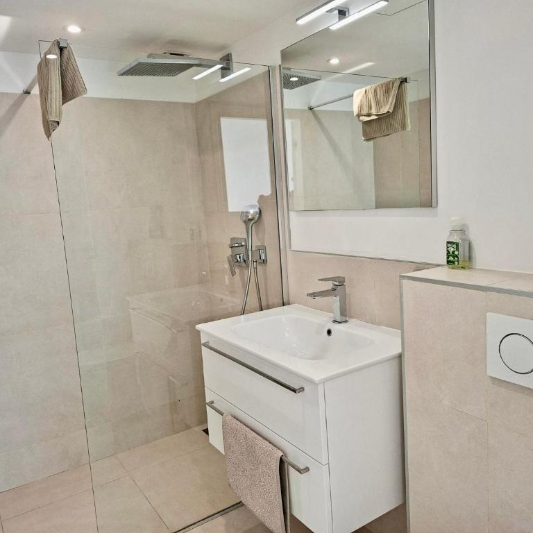 T3 Neuf Bord de mer Cavalaire - Two-Bedroom Apartment - 20