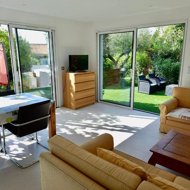 T3 Neuf Bord de mer Cavalaire - Two-Bedroom Apartment - 3
