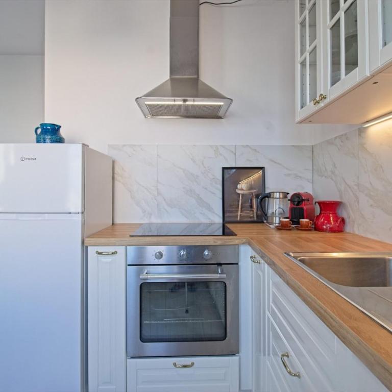 241 - Quadrilo completamente ristrutturato al secondo piano, vista mare 50 mt dalla spiaggia - WI FI e SPIAGGIA INCLUSA - Appartamento con 3 Camere da Letto - 13