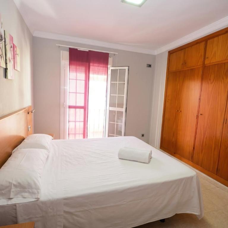Apartamento centro de conil muy amplio Solo alquillamos familias parejas - Apartamento - 17