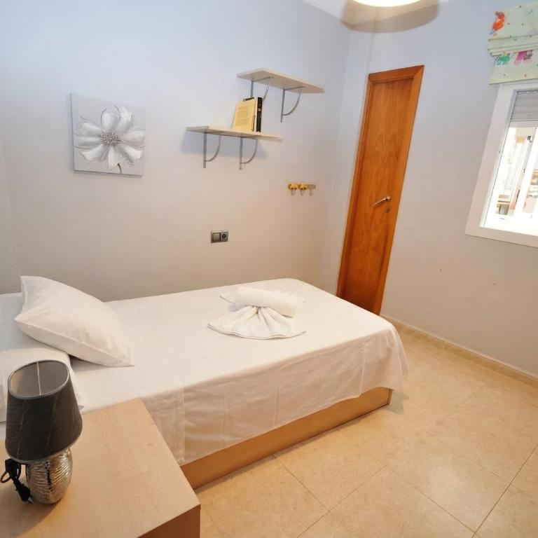 Apartamento centro de conil muy amplio Solo alquillamos familias parejas - Apartamento - 24