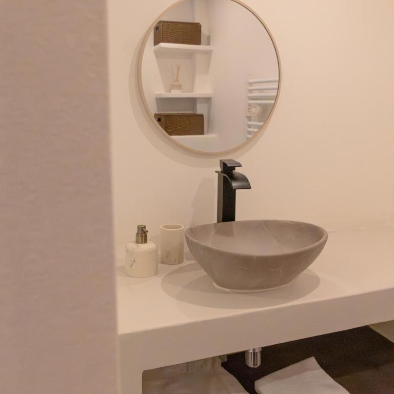 Suite duplex - St Tropez - Maison Lérins - One-Bedroom Apartment - 38