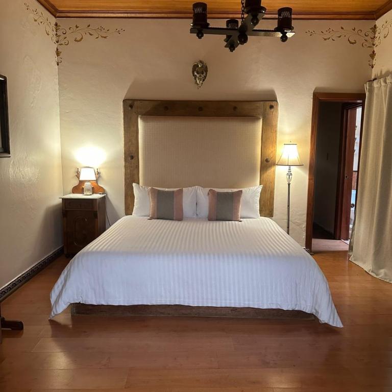 Casa de los Arcángeles - Standard King Room - 11