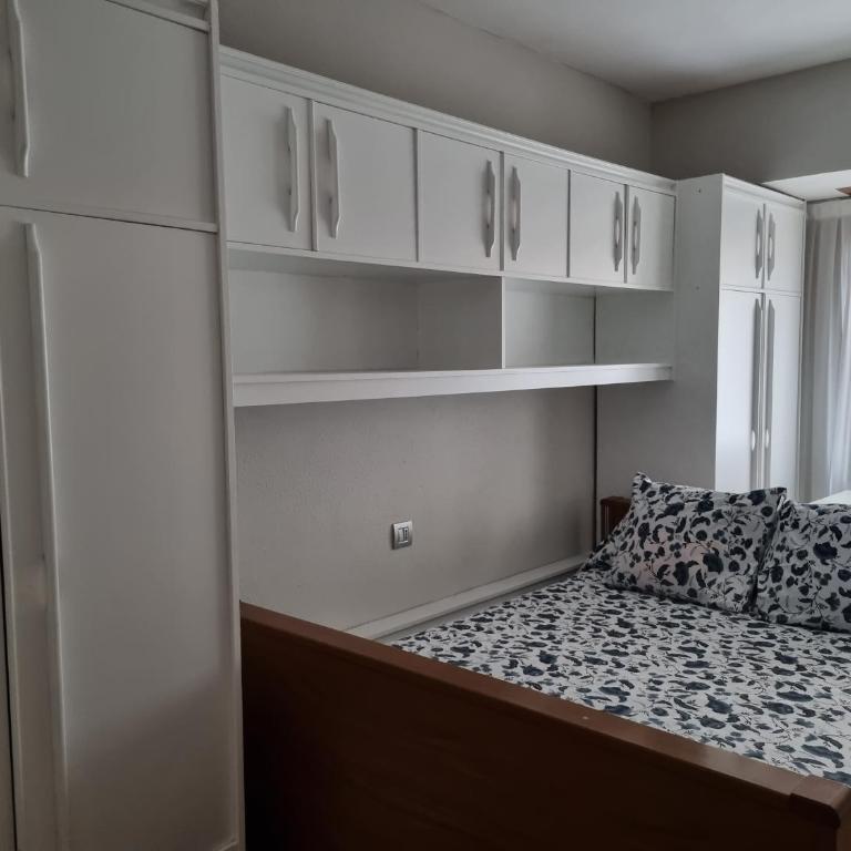 Apart con posibilidad parking con 3 dormitorios y 2 baños para 5 personas - Three-Bedroom Apartment - 8