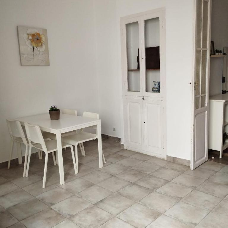 Vivons - Two-Bedroom Apartment - 11
