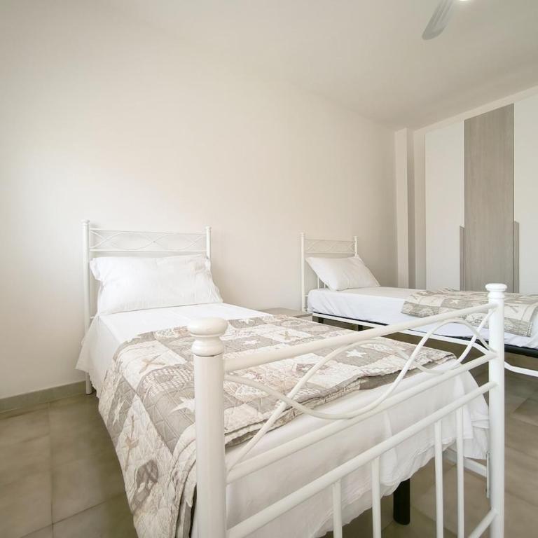 Trilo Jonio in centro città e a pochi minuti dal mare del salento - Appartamento con 2 Camere da Letto - 2