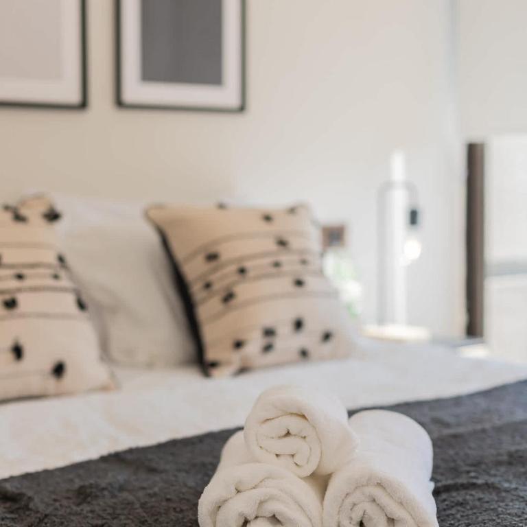 Stylish 1BR Apt Oasis Steps from Costanera Center - Apartment - 22
